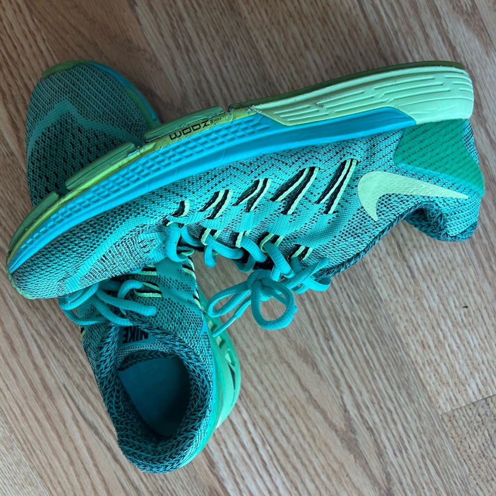 Nike Women's green Running Shoes